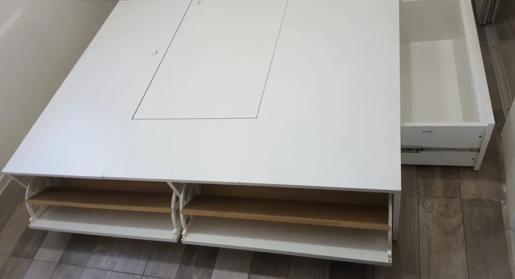Detalle del guardado inferior de la cama box y el cajón lateral